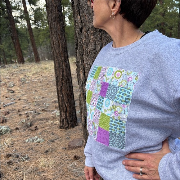 NWOT Hand Crafted gray sweatshirt with quilted patch - Picture 4 of 15